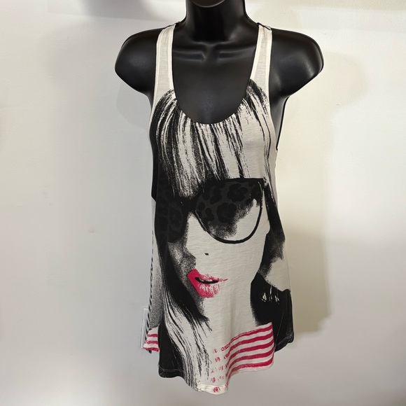 Divided By H&M Woman’s Size 2 Black, White, Striped Stylish Graphic Tank top - Picture 1 of 7
